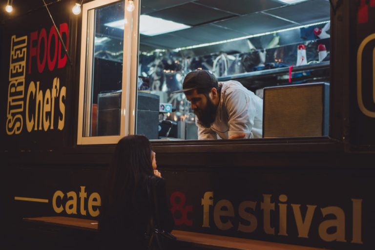 Los food trucks invaden las fiestas locales.